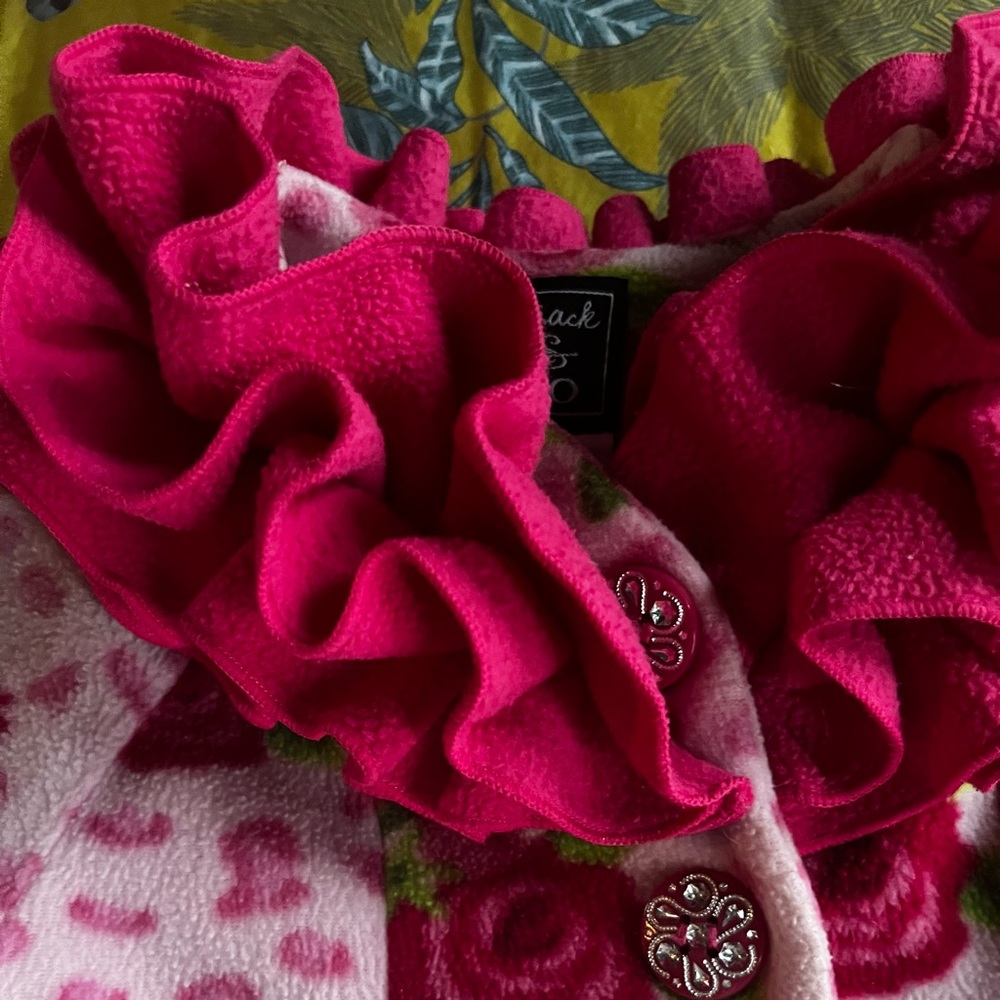 Floral spring coat w/pizzazz!!!